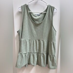 Floral and Ivy Sleeveless Eyelet Top in Green Womens Size 1X